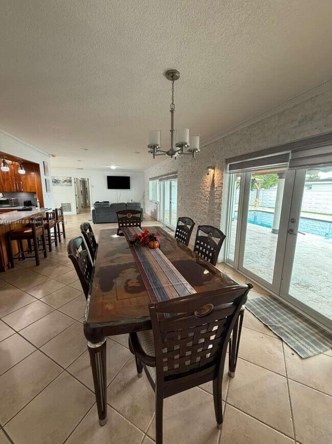 Building Photo - 8700 SW 19th Terrace