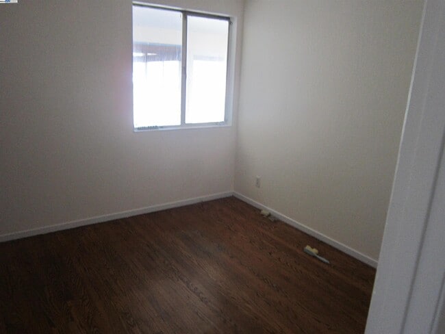 Building Photo - 2275 Bennington Ln