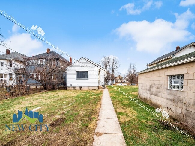 Building Photo - Newly Remodeled Three Bedroom House in Mil...
