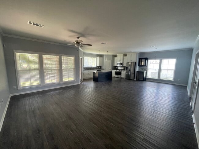 Building Photo - 564 Ridgeland Rd