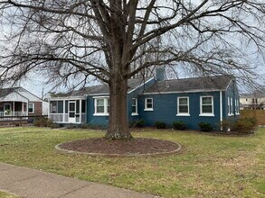 Building Photo - "Renovated 3-Bed Oasis with Granite Kitchen & Cozy Fireplace in Huntsville!"
