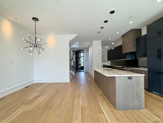 Building Photo - 2109 Belleview Ave