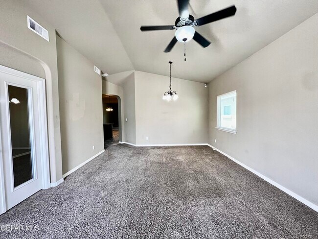 Building Photo - 3133 Clearbrook