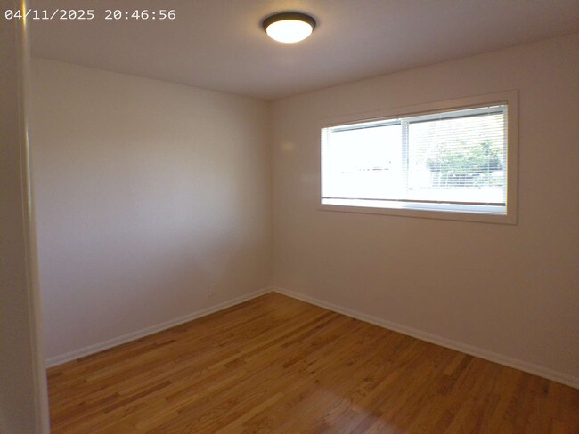 Building Photo - 3712 SE 56th Ave
