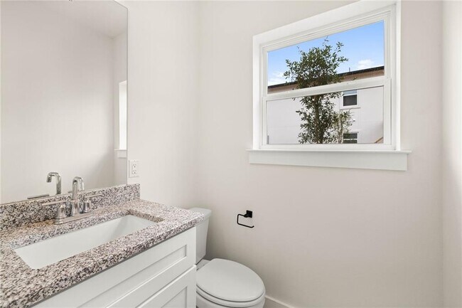 Building Photo - 21201 Portsmouth Cove