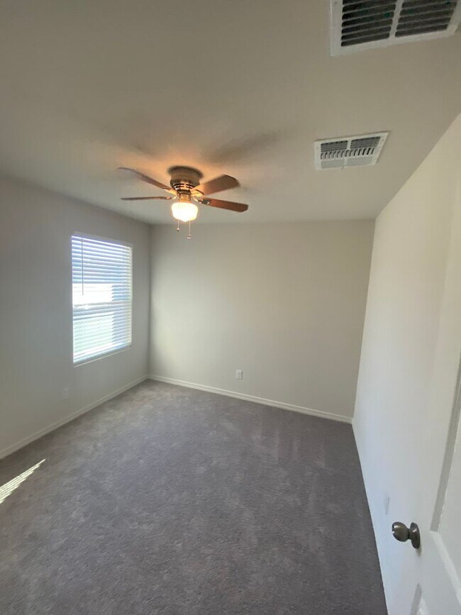 Building Photo - SHORT/LONG TERM /FREE RENT CALL FOR DETAILS
