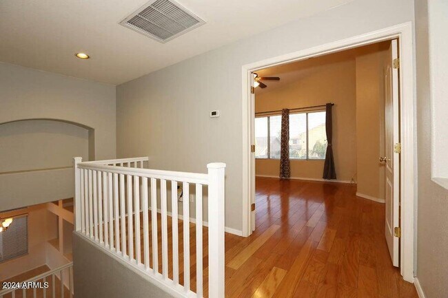 Building Photo - 7931 W Rose Garden Ln