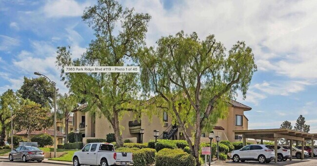 Building Photo - $2,900 - 2 Bed 2 Bath Condo in Del Cerro