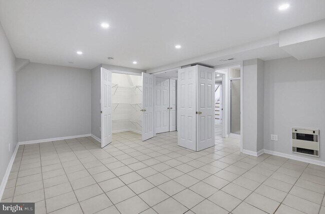 Building Photo - 7779 Chatfield Ln