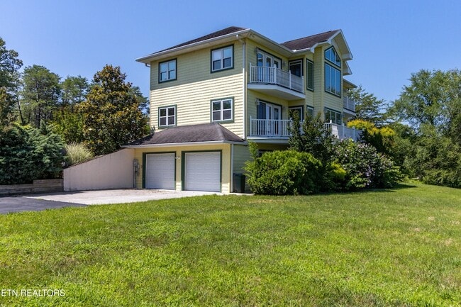 Building Photo - 2084 Allenridge Dr