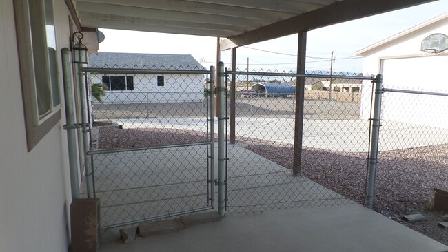 Building Photo - WINTER RENTAL -- 3 Bedroom 2 Bath Home