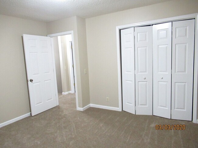 Building Photo - Mallwood Subdivision
