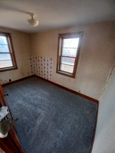 Building Photo - 539 S 1st St