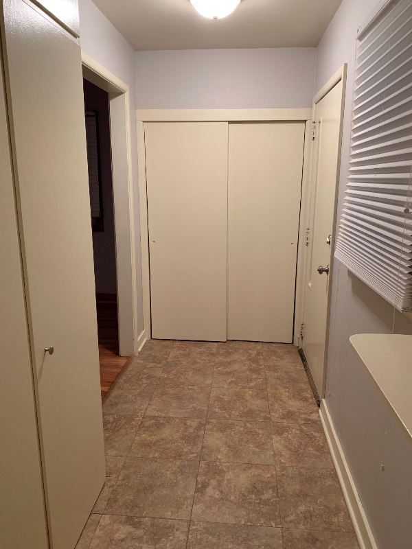 Building Photo - 225 Teeters Ct