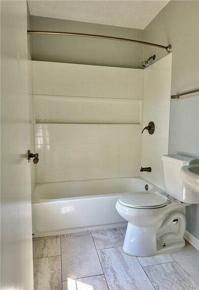 Building Photo - 3897 Murdock Ln