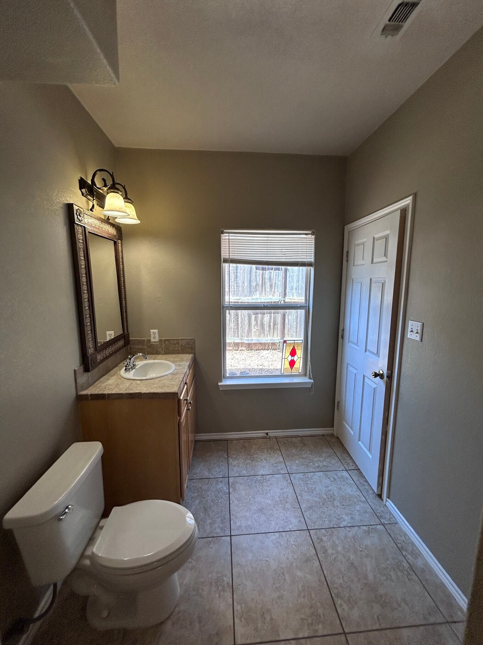 Building Photo - 1104 Canyon Edge Dr