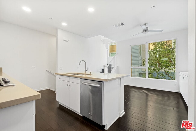 Building Photo - 5637 W Observation Ln