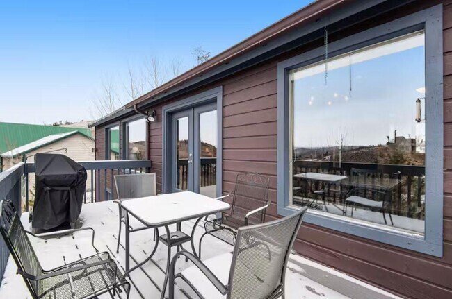 Building Photo - 281 Overlook Dr