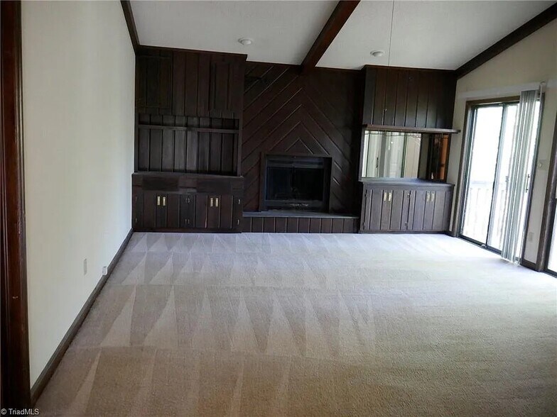 Building Photo - 704 Aspen Trl