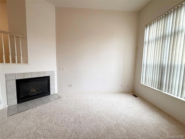 Building Photo - 29419 Glen Oaks Blvd E