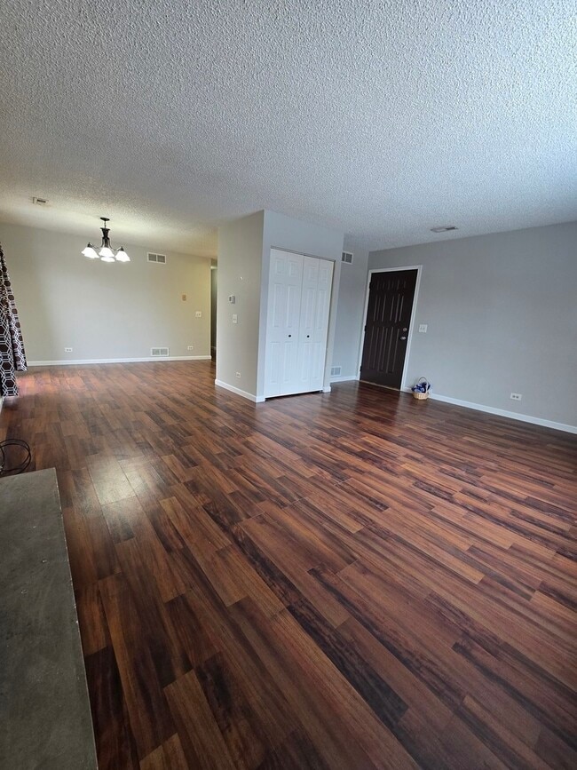 Building Photo - 1005 Manchester Ct