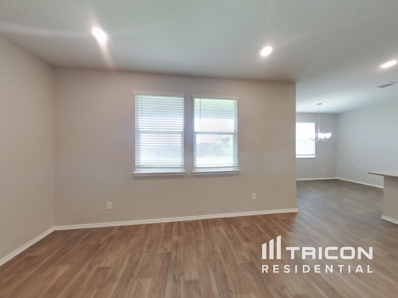 Building Photo - 3311 Angus Crossing