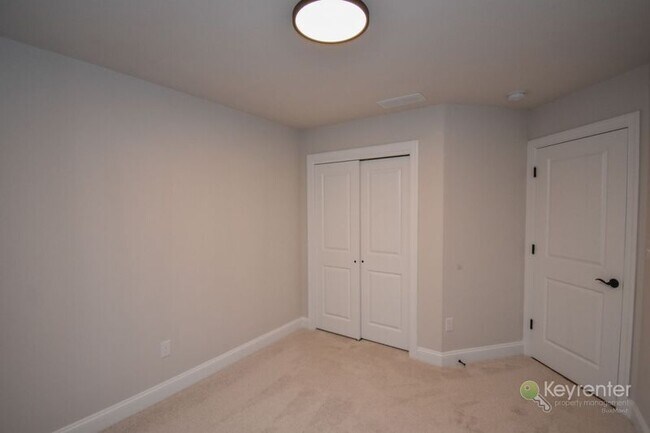 Building Photo - 320 Schadle Rd