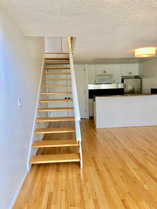 Building Photo - 12 Westwind St