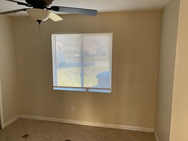 Building Photo - 3809-3811 SW 8th Ct