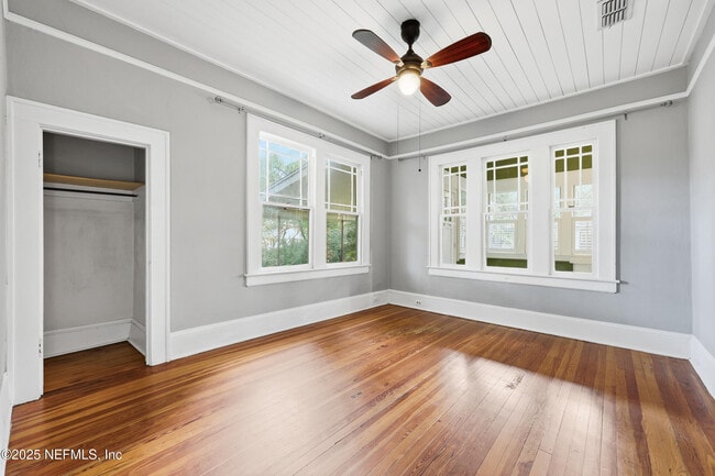 Building Photo - 1047 Cherry St