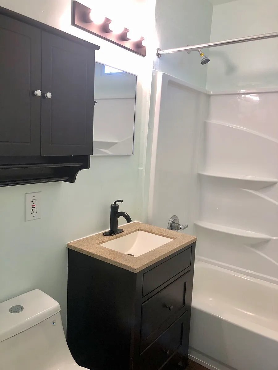 Building Photo - 1109 W 41st St