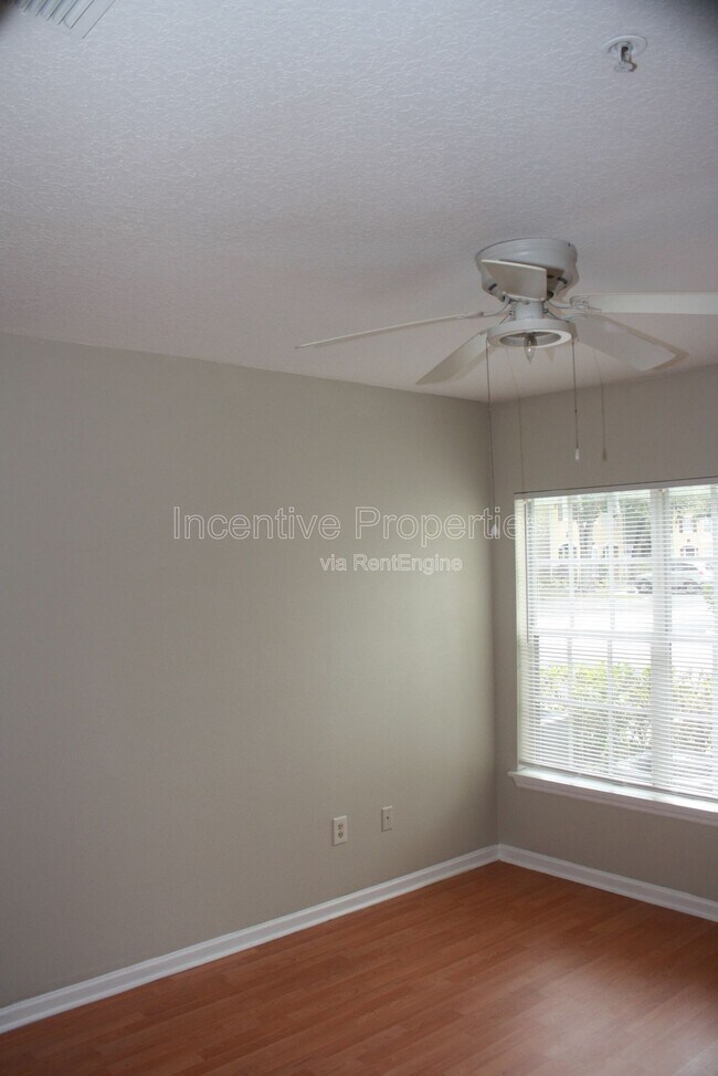 Building Photo - 4356 S Kirkman Rd