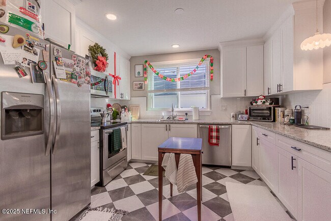 Building Photo - 909 Talbot Ave