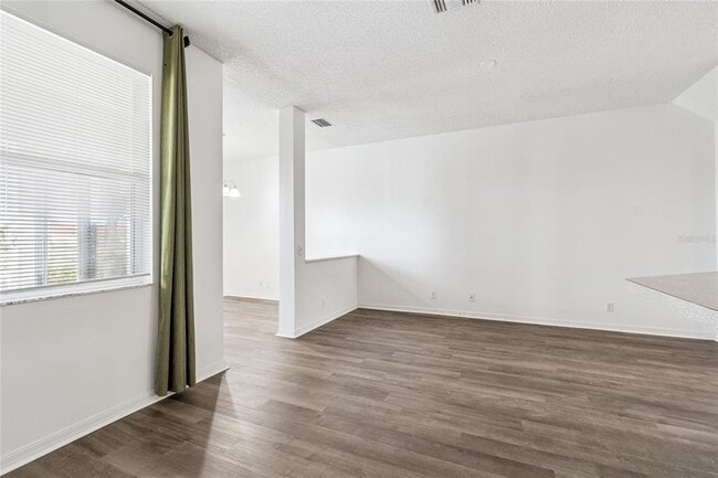 Building Photo - 571 Shoreham Ct NE