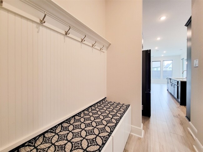 Building Photo - 13806 Friarstone Pointe Dr