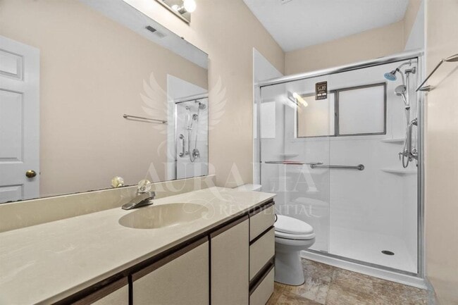 Building Photo - Sunpointe Condo #103