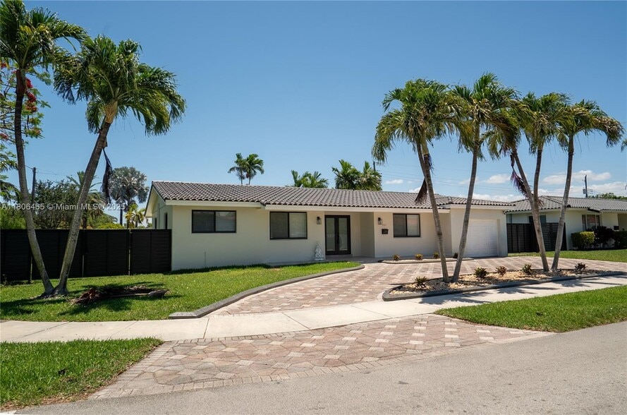Primary Photo - 9200 SW 62nd St