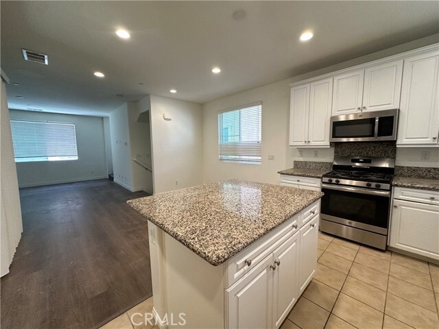 Building Photo - 712 Ash Ln
