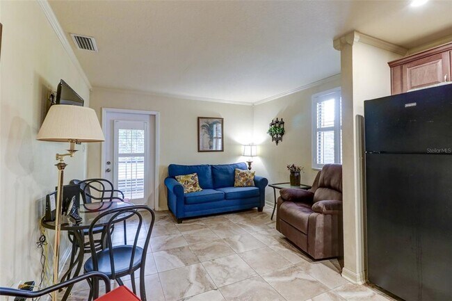 Building Photo - 7911 Flowerfield Dr