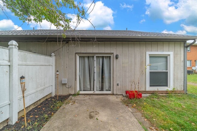 Building Photo - 2755-2759 Independence Way