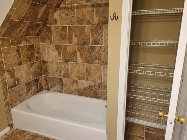 Building Photo - 7450 Waters Edge Dr