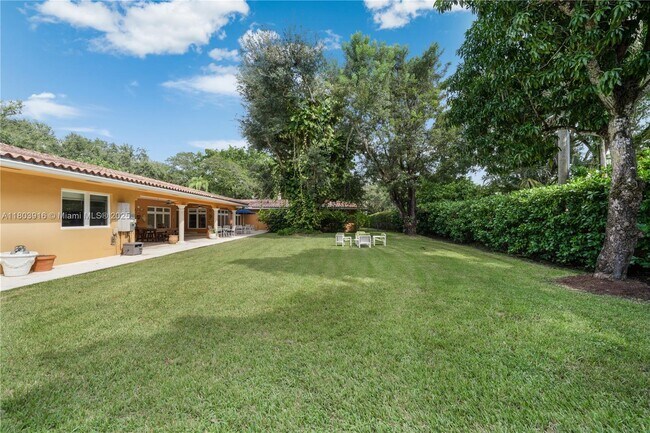 Building Photo - 7020 Almansa St
