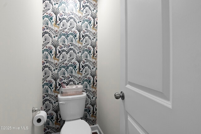 Building Photo - 410 Silverstone Pl