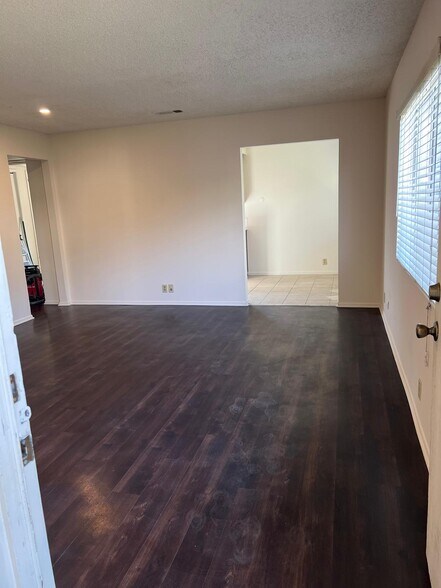Building Photo - 507 S Orange Ave
