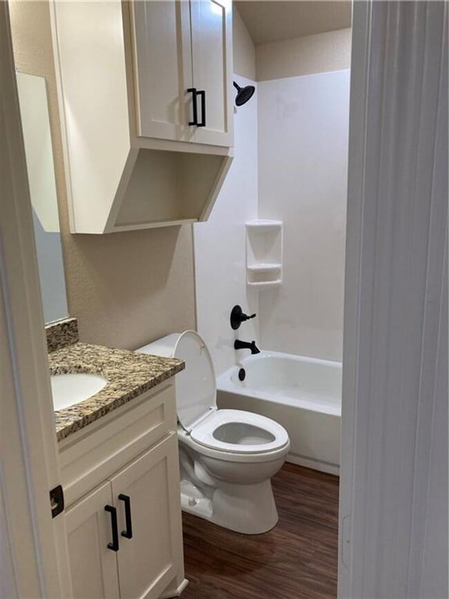 Building Photo - Duplex China Spring