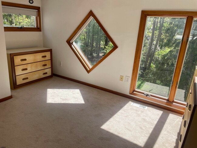 Building Photo - 202 Jefferson Ave