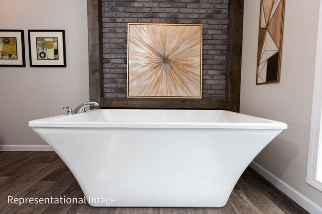 Building Photo - Knoxville 37920 - 3 bedroom 2 bath - call ...