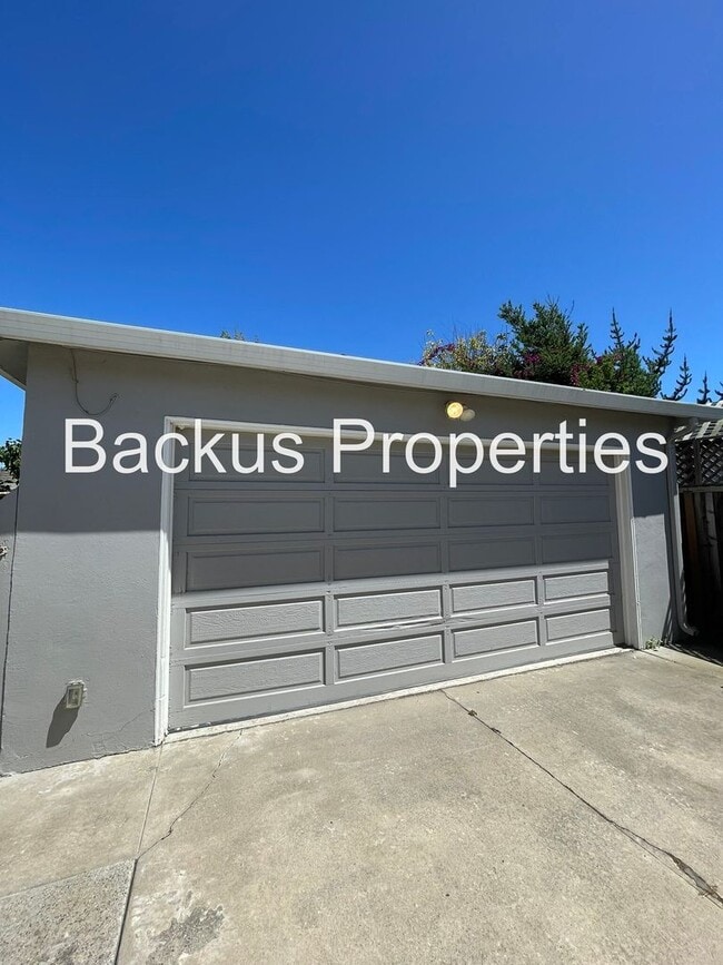 Building Photo - Wonderful one level home in South Salinas
