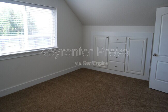 Building Photo - 713 W 500 S
