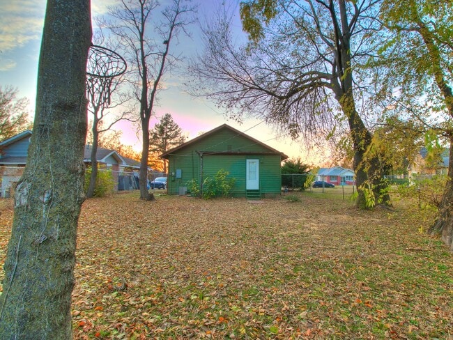 Building Photo - 3 Bedroom 1 Bath home in Shawnee!